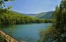 Jezioro w Dolinie Wapienicy (żółty) szlaki: Schronisko PTTK Błatnia - Jezioro w Dolinie Wapienicy (nieb.) - szlak niebieski. . Autor: Jabyrd.